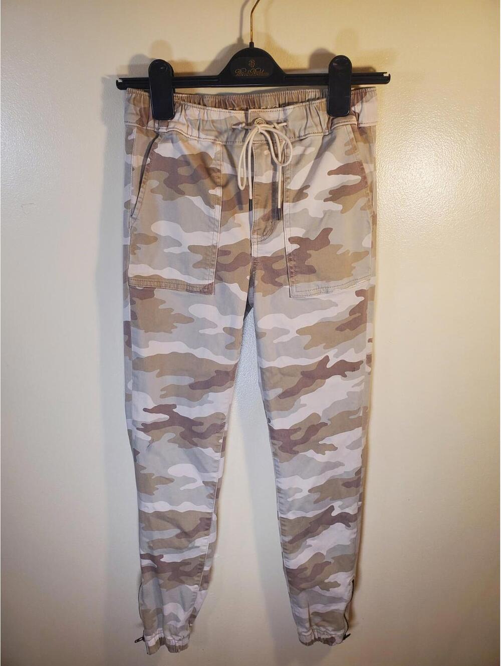 American Eagle Next Level Stretch Women's Joggers Size 2 Camouflage Pants